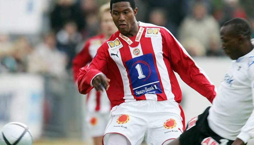 <strong><b>SNUOPERASJON:</strong></b> Patrice Bernier vil skrive ny TIL-kontrakt bare tre måneder før han bli bosmanspiller. Foto: Scanpix <strong><b>SNUOPERASJON:</strong></b> Patrice Bernier vil skrive ny TIL-kontrakt bare tre måneder før han bli bosmanspiller. Foto: Scanpix