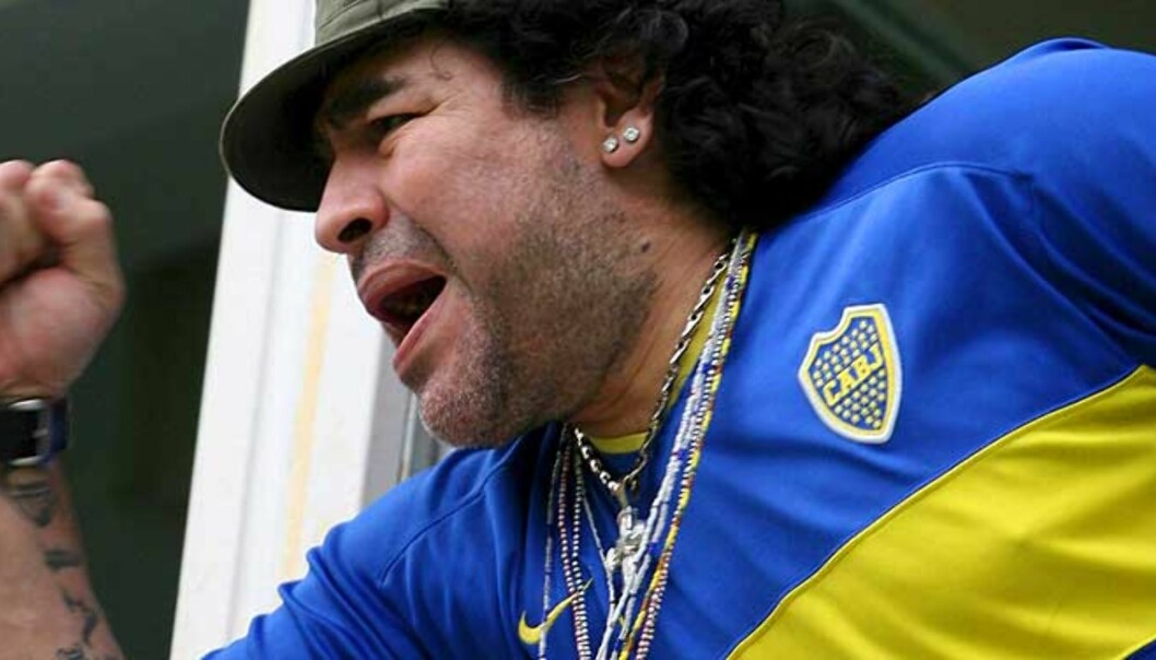 <strong><b>PÅ BEDRINGENS VEI:</strong></b> Diego Maradona har vært syk på grunn av for mye sigar, alkohol og mat. Legenden er nå i bedre form hjemme i Argentina. Foto: Scanpix/Epa <strong><b>PÅ BEDRINGENS VEI:</strong></b> Diego Maradona har vært syk på grunn av for mye sigar, alkohol og mat. Legenden er nå i bedre form hjemme i Argentina. Foto: Scanpix/Epa