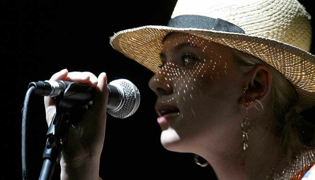 <strong><b>PLANLEGGER PLATE:</strong></b> Scarlett Johansson dukket opp på scenen under The Jesus and Mary Chain-konserten i helgen. Foto: STELLA PICTURES <strong><b>PLANLEGGER PLATE:</strong></b> Scarlett Johansson dukket opp på scenen under The Jesus and Mary Chain-konserten i helgen. Foto: STELLA PICTURES