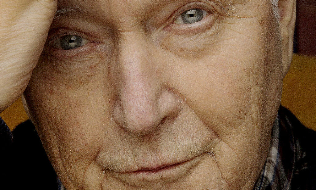 image: Thorvald Stoltenberg (85) var alltid redd for at Nini ikke skulle komme hjem til jul: - Hun kunne dukke opp tre timer etter at vi satte oss til bords