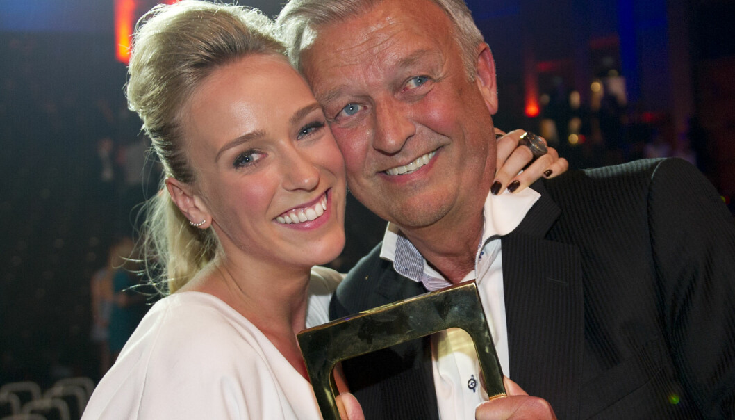 NÆRT FORHOLD: Her får Hallvard Flatland en god klem av datteren Katarina etter å ha mottatt Gullrutens hederspris i 2014. Foto: NTB Scanpix NÆRT FORHOLD: Her får Hallvard Flatland en god klem av datteren Katarina etter å ha mottatt Gullrutens hederspris i 2014. Foto: NTB Scanpix