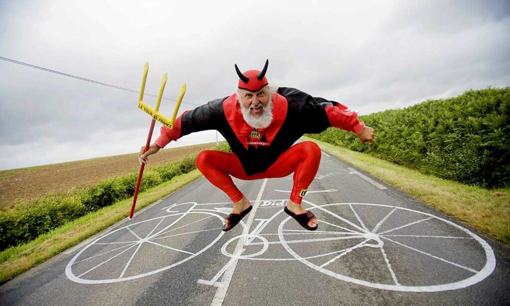 EN DJEVEL PÅ SYKKEL: Tyske Didi Senft er et ekte Tour de France-symbol. Foto: STIAN LYSBERG SOLUM/SCANPIX EN DJEVEL PÅ SYKKEL: Tyske Didi Senft er et ekte Tour de France-symbol. Foto: STIAN LYSBERG SOLUM/SCANPIX