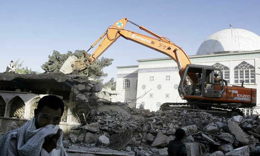 REGJERINGSSTRID OM MOSKE-BYGGING: Mange moskeer i Afghanistan trenger å renoveres. Det ønsker ikke høyreradikale Dansk Folkeparti at pengene Danmark gir landet skal gå til. Foto: MUSADEQ SADEQ/AP/SCANPIX REGJERINGSSTRID OM MOSKE-BYGGING: Mange moskeer i Afghanistan trenger å renoveres. Det ønsker ikke høyreradikale Dansk Folkeparti at pengene Danmark gir landet skal gå til. Foto: MUSADEQ SADEQ/AP/SCANPIX