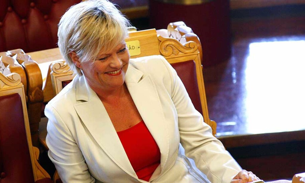 INGEN STYRING: I dag blir ein renteauke utløyst av krefter ingen sentralbanksjef eller finansminister har makt over, skriv Andreas Skartveit. Maktmenneske som Svein Gjedrem og Kristin Halvorsen er reduserte til tenarar for noko som liknar naturkrefter. INGEN STYRING: I dag blir ein renteauke utløyst av krefter ingen sentralbanksjef eller finansminister har makt over, skriv Andreas Skartveit. Maktmenneske som Svein Gjedrem og Kristin Halvorsen er reduserte til tenarar for noko som liknar naturkrefter.