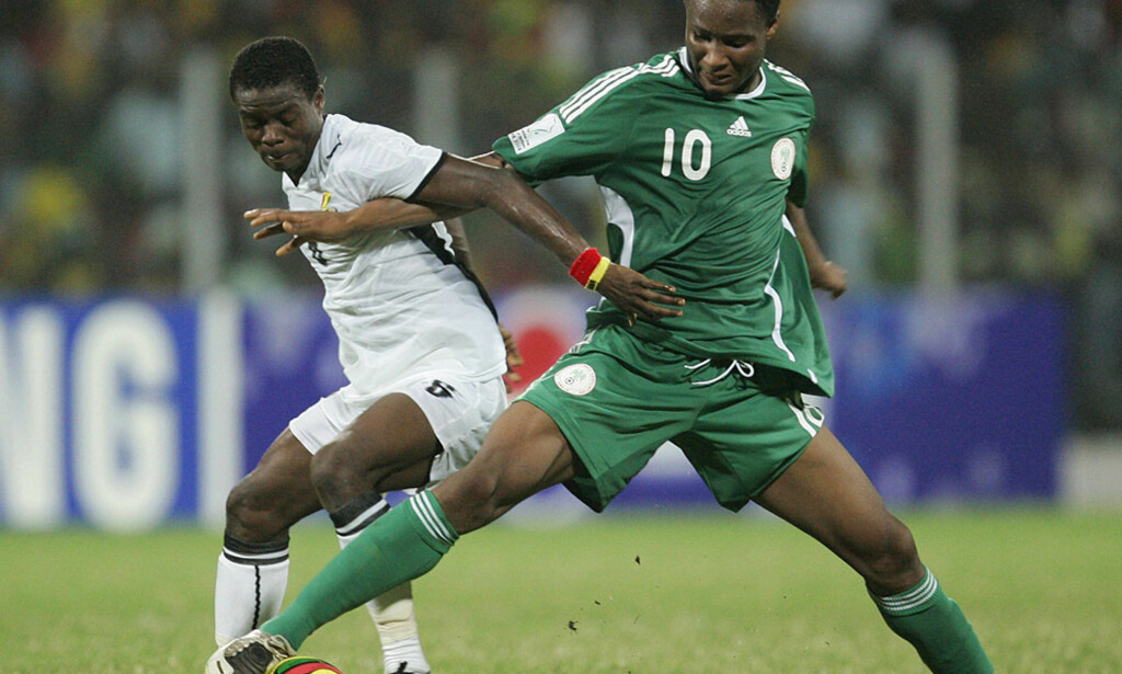 TERRIER MOT TERRIER: Anthony Annan (t.v) mot nigerianske John Obi Mikel i en landskamp mellom Ghana og Nigeria. Foto: Scanpix TERRIER MOT TERRIER: Anthony Annan (t.v) mot nigerianske John Obi Mikel i en landskamp mellom Ghana og Nigeria. Foto: Scanpix