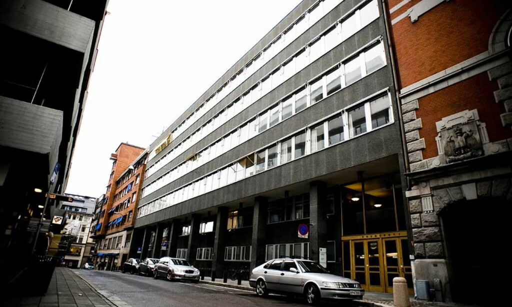 - INGENTING MED JOBBEN Å GJØRE: Hackingsaken får ingen konsekvenser for rådgiverens jobb her i Fiskeridepartementet i Grubbegata i Oslo. Foto: HÅKON EIKESDAL - INGENTING MED JOBBEN Å GJØRE: Hackingsaken får ingen konsekvenser for rådgiverens jobb her i Fiskeridepartementet i Grubbegata i Oslo. Foto: HÅKON EIKESDAL