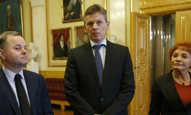 BER OM SKJERPING: Blant dokumentene Dagbladet klaget inn, fant Sivilombudsmannen flere eposter som departementet skulle journalført. Her er sivilombudsmann Aage Thor Falkanger flankert av Stortingspresident Olaf Michael Thommessen og visepresident Marit Nybakk Foto: Cornelius Poppe / NTB scanpix BER OM SKJERPING: Blant dokumentene Dagbladet klaget inn, fant Sivilombudsmannen flere eposter som departementet skulle journalført. Her er sivilombudsmann Aage Thor Falkanger flankert av Stortingspresident Olaf Michael Thommessen og visepresident Marit Nybakk Foto: Cornelius Poppe / NTB scanpix