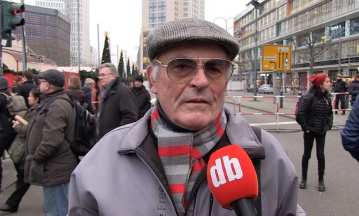 VIL IKKE SITTE HJEMME: 78-årige Peter mener det ville vært trist dersom man lot frykten styre. Foto: Per Ervland / Dagbladet VIL IKKE SITTE HJEMME: 78-årige Peter mener det ville vært trist dersom man lot frykten styre. Foto: Per Ervland / Dagbladet