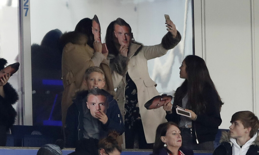KONA VILLE LIKNE MANNEN: Jamie Vardys kone, Rebekah Vardy, tok selv på en av Vardy-maskene. Foto: Reuters / Carl Recine Livepic / NTB Scanpix KONA VILLE LIKNE MANNEN: Jamie Vardys kone, Rebekah Vardy, tok selv på en av Vardy-maskene. Foto: Reuters / Carl Recine Livepic / NTB Scanpix