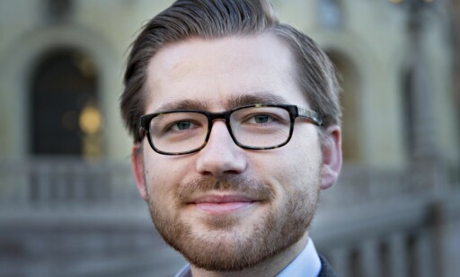 KJØPER KVOTER FOR STATEN: Klima- og miljødepartementet, her ved statssekretær Sveinung Rotevatn (V) Foto: Jan T. Espedal KJØPER KVOTER FOR STATEN: Klima- og miljødepartementet, her ved statssekretær Sveinung Rotevatn (V) Foto: Jan T. Espedal