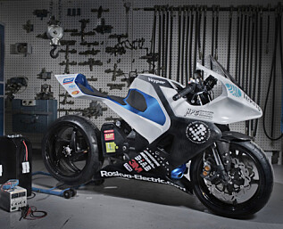 Norske studenter lager banebrytende el-motorsykkel Norske studenter lager banebrytende el-motorsykkel