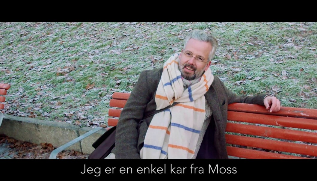 NY ROLLE: Ari Behn stiller opp i en ny video for å lete etter folk som spillselskapet Folkeautomaten mener fortjener en ekstra påskjønnelse. Bilde: Folkehelten.com NY ROLLE: Ari Behn stiller opp i en ny video for å lete etter folk som spillselskapet Folkeautomaten mener fortjener en ekstra påskjønnelse. Bilde: Folkehelten.com