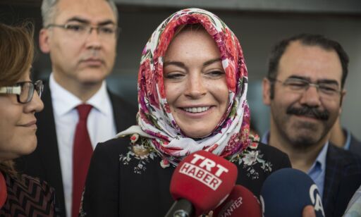 image: Lindsay Lohans helomvending vekker oppsikt: - Alaikum salam