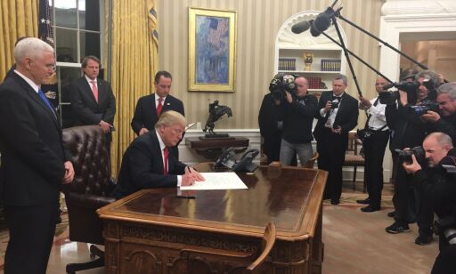 image: Trumps første grep som president: Har signert presidentordre mot Obamacare