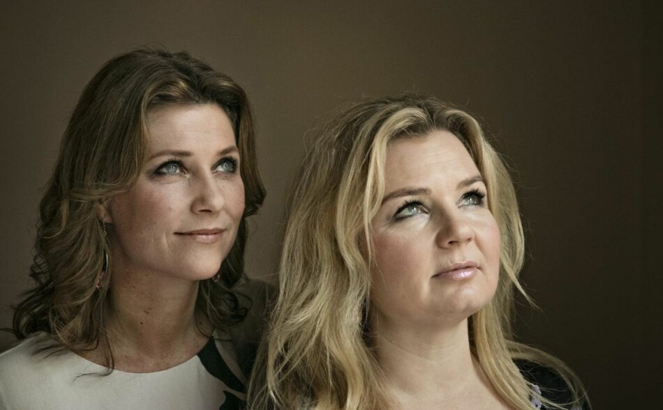 Ny bok, nytt syn på livet: Etter at prinsesse Märtha Louise og samarbeidspartner Elisabeth Nordeng ble kjent med begrepet «høysensitiv» har livene deres endret seg radikalt. Nå har de skrevet bok om temaet som noen ser på som en fordel, andre en ulempe - mens skeptikere mener det er et problematisk ord i det hele tatt å bruke. Foto: Jørn Moen Ny bok, nytt syn på livet: Etter at prinsesse Märtha Louise og samarbeidspartner Elisabeth Nordeng ble kjent med begrepet «høysensitiv» har livene deres endret seg radikalt. Nå har de skrevet bok om temaet som noen ser på som en fordel, andre en ulempe - mens skeptikere mener det er et problematisk ord i det hele tatt å bruke. Foto: Jørn Moen