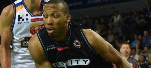 Midt under kampen poppet øyet til basketspilleren ut: - Jeg så at øyet beveget seg, det var ute Midt under kampen poppet øyet til basketspilleren ut: - Jeg så at øyet beveget seg, det var ute