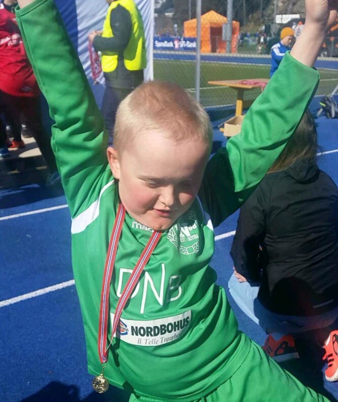 ELSKER Å SCORE MÅL: William (8) synes det morsomste med fotballen er oppvarmingen og å score mål. Foto: Privat ELSKER Å SCORE MÅL: William (8) synes det morsomste med fotballen er oppvarmingen og å score mål. Foto: Privat