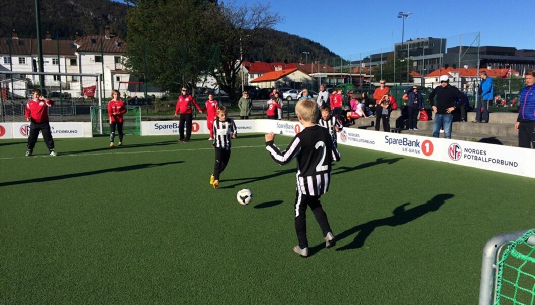 TREERBANE: Fotballbanen er bygd på en måte som sørger for mest mulig ballberøring. Foto: Tove Iren Vindenes TREERBANE: Fotballbanen er bygd på en måte som sørger for mest mulig ballberøring. Foto: Tove Iren Vindenes