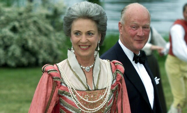 EKTEMANNEN DØDE BRÅTT: Prinsesse Benedikte av Danmark mistet sin ektemann, prins Richard (t.h.), mandag 13. mars. Her er de avbildet sammen i 2001, i anledning sølvbryllupsfeiringen til det svenske kongeparet. Foto: NTB scanpix EKTEMANNEN DØDE BRÅTT: Prinsesse Benedikte av Danmark mistet sin ektemann, prins Richard (t.h.), mandag 13. mars. Her er de avbildet sammen i 2001, i anledning sølvbryllupsfeiringen til det svenske kongeparet. Foto: NTB scanpix