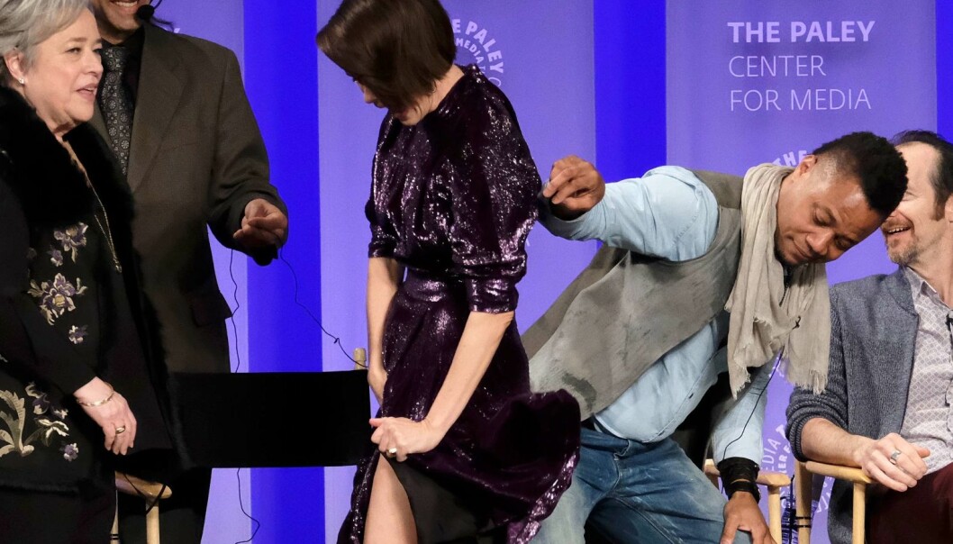 Cuba Gooding Jr. kjørte et frekt skjørteløft på motspiller Sarah Paulson. Det skulle han ikke ha gjort ... Cuba Gooding Jr. kjørte et frekt skjørteløft på motspiller Sarah Paulson. Det skulle han ikke ha gjort ...