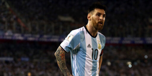 image: Messi utestengt i fire kamper for å ha skjelt ut assistentdommer