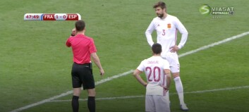 Er dette framtida? Her stopper dommerne Griezmanns mål fra bussen utenfor stadion Er dette framtida? Her stopper dommerne Griezmanns mål fra bussen utenfor stadion