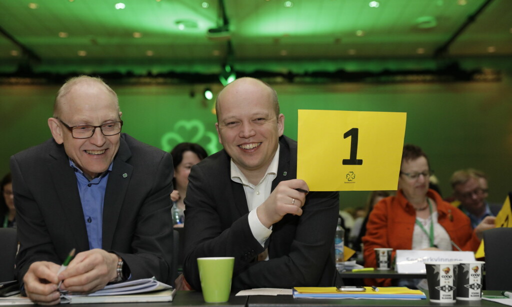 IKKE RIKTIG NUMMER ÉN, MEN: Senterpartiet er landets tredje største parti.Trygve Slagsvold Vedum er nummer én i partiet. Foto: Nina Hansen / Dagbladet IKKE RIKTIG NUMMER ÉN, MEN: Senterpartiet er landets tredje største parti.Trygve Slagsvold Vedum er nummer én i partiet. Foto: Nina Hansen / Dagbladet