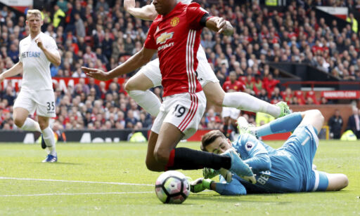 image: Kontroversiell dommeravgjørelse da United avga poeng mot Swansea