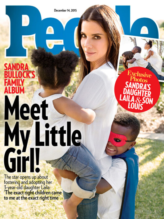 <strong>SNAKKER UT:</strong> Sandra Bullock har åpnet opp om familielivet til amerikanske People, og poserer med barna Louis og Laila på front. Foto: Faksimile People <strong>SNAKKER UT:</strong> Sandra Bullock har åpnet opp om familielivet til amerikanske People, og poserer med barna Louis og Laila på front. Foto: Faksimile People