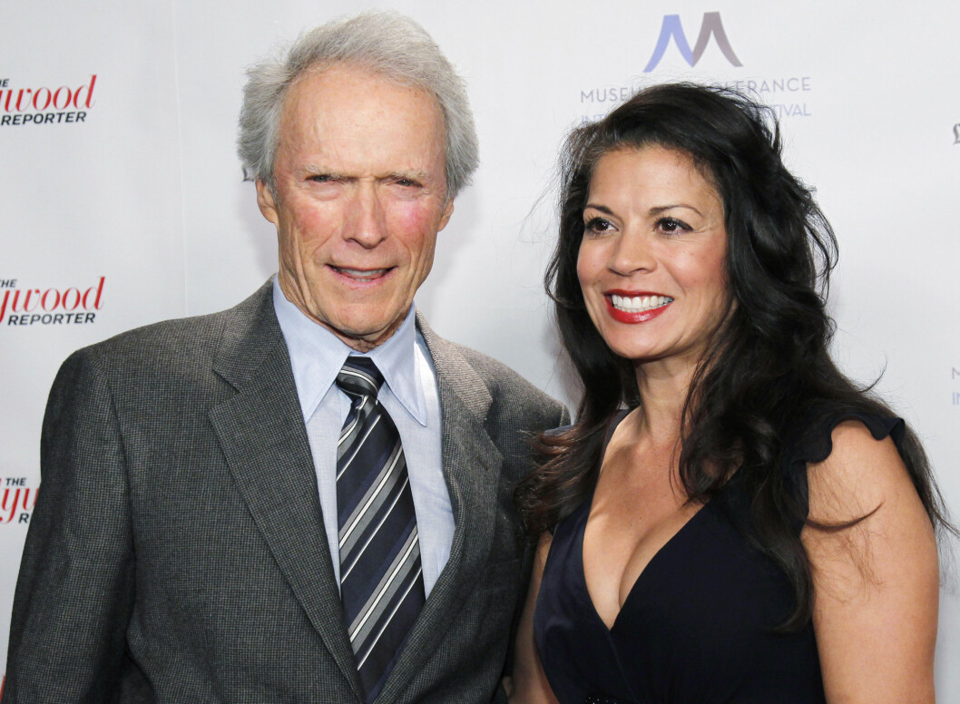 35 ÅRS FORSKJELL: Skuespiller og filmregissør Clint Eastwood var gift med 35 år yngre Dina Ruiz (50) i hele 18 år, før lykken brast i fjor. De har sønnen Morgan Eastwood (19) sammen. Foto: NTB Scanpix 35 ÅRS FORSKJELL: Skuespiller og filmregissør Clint Eastwood var gift med 35 år yngre Dina Ruiz (50) i hele 18 år, før lykken brast i fjor. De har sønnen Morgan Eastwood (19) sammen. Foto: NTB Scanpix