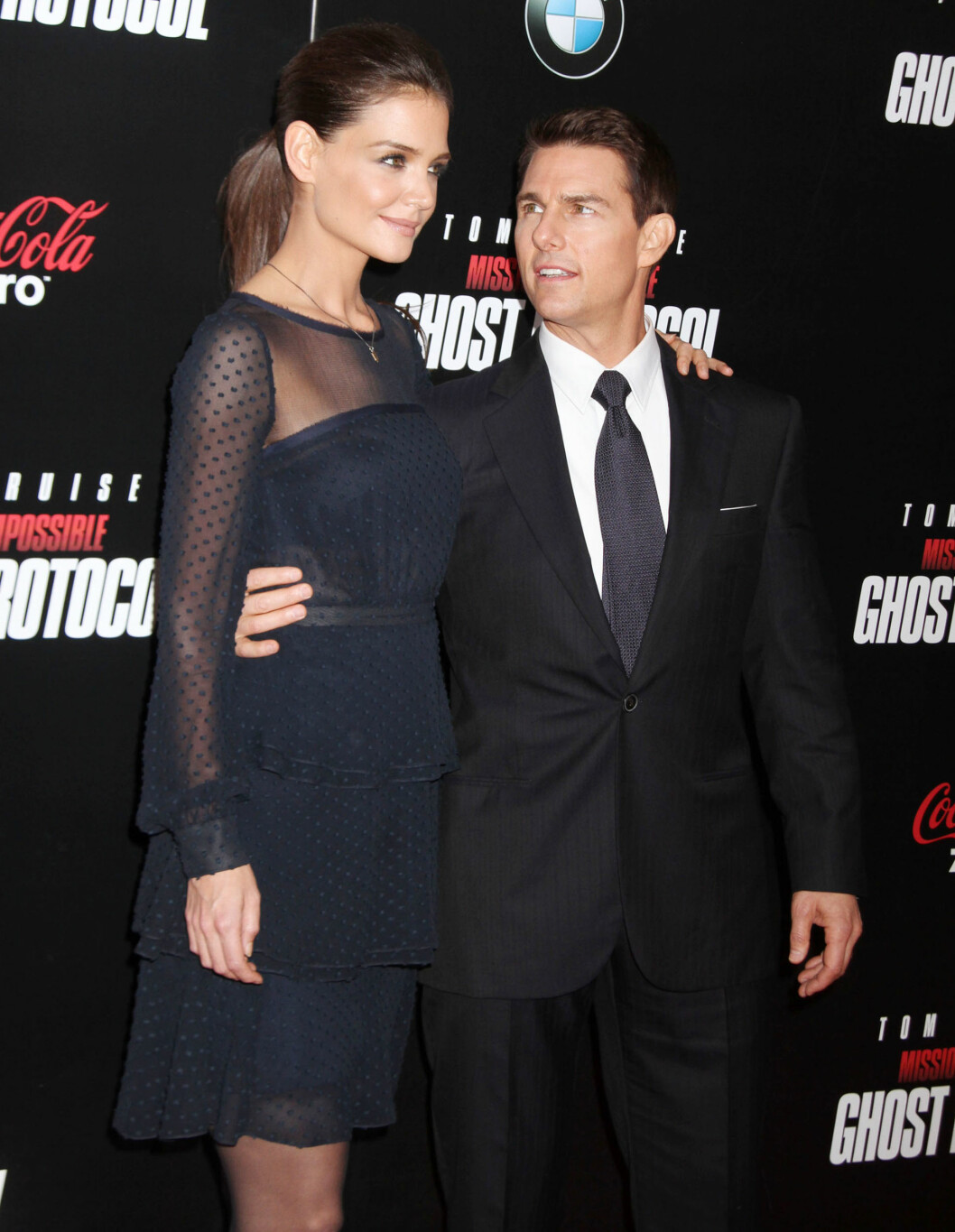 17 ÅRS FORSKJELL: Tom Cruise og Katie Holmens var et av Hollywoods hotteste par, før de to gikk hvert til sitt i 2012. De fikk datteren Suri Cruise (9) sammen. Foto: NTB Scanpix 17 ÅRS FORSKJELL: Tom Cruise og Katie Holmens var et av Hollywoods hotteste par, før de to gikk hvert til sitt i 2012. De fikk datteren Suri Cruise (9) sammen. Foto: NTB Scanpix