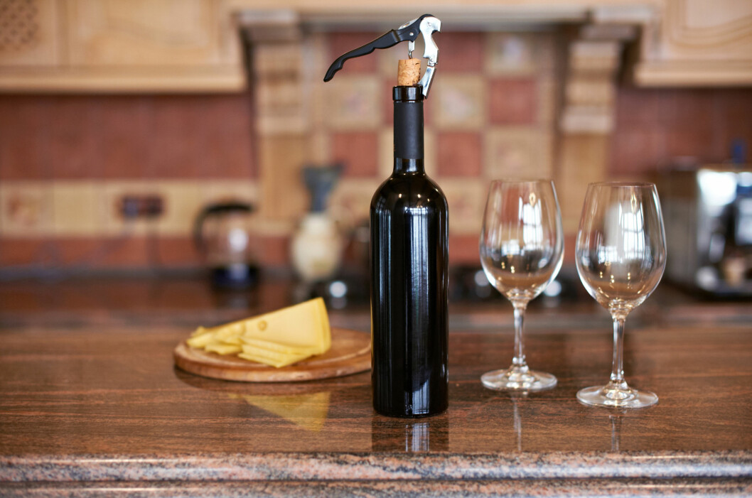 DYRE VINER HAR LENGER HOLDBARHET: Eksperten forteller at vinens varighet ofte henger sammen med kvaliteten. Foto: Shutterstock / Lysyi Sergii DYRE VINER HAR LENGER HOLDBARHET: Eksperten forteller at vinens varighet ofte henger sammen med kvaliteten. Foto: Shutterstock / Lysyi Sergii