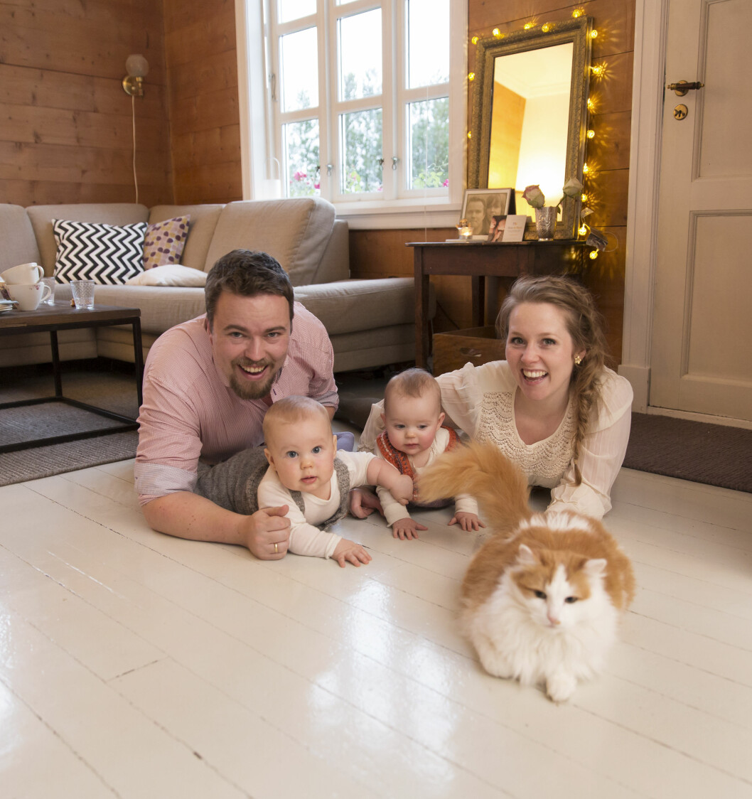 NY HVERDAG: Tvillingene er blitt større og Ida og Harald gleder seg over den nye hverdagen Foto: Silje Holte NY HVERDAG: Tvillingene er blitt større og Ida og Harald gleder seg over den nye hverdagen Foto: Silje Holte