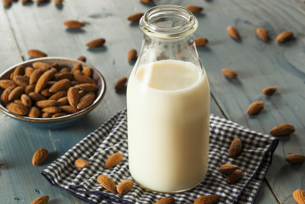 PROTEINER: Du trenger absolutt ikke å lete aktivt etter proteiner i kostholdet ditt - det finnes i en rekke matvarer du kanskje ikke var klar over. Blant annet mandler og melk. Foto: Brent Hofacker - Fotolia PROTEINER: Du trenger absolutt ikke å lete aktivt etter proteiner i kostholdet ditt - det finnes i en rekke matvarer du kanskje ikke var klar over. Blant annet mandler og melk. Foto: Brent Hofacker - Fotolia