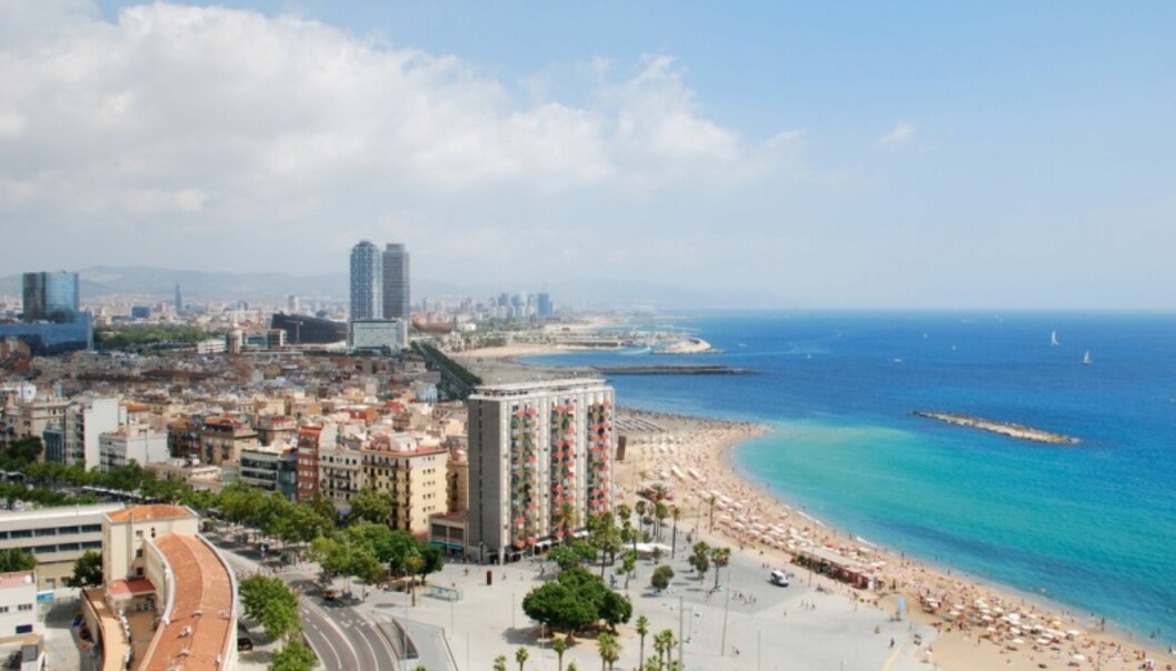 BY OG STRAND: Barcelona kan by på både ekte storbyliv, mye moro og flotte sandstrender. BY OG STRAND: Barcelona kan by på både ekte storbyliv, mye moro og flotte sandstrender.