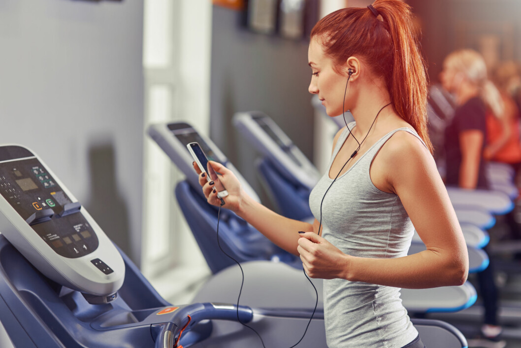 MUSIKK TIL TRENINGEN: Riktig musikk på øret under trening kan øke utholdenheten din betraktelig, samtidig som det gjør at treningsøkten oppfattes som morsommere og mer positiv. Foto: Shutterstock / Podushko Alexander MUSIKK TIL TRENINGEN: Riktig musikk på øret under trening kan øke utholdenheten din betraktelig, samtidig som det gjør at treningsøkten oppfattes som morsommere og mer positiv. Foto: Shutterstock / Podushko Alexander