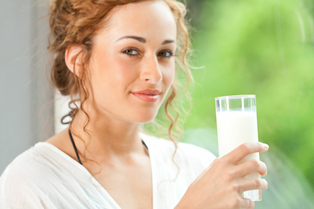 DAGLIG INNTAK: For å få i deg nok kalsium anbefales det at du spiser eller drikker tre meieriprodukter daglig. Foto: kreativloft GmbH - Fotolia DAGLIG INNTAK: For å få i deg nok kalsium anbefales det at du spiser eller drikker tre meieriprodukter daglig. Foto: kreativloft GmbH - Fotolia