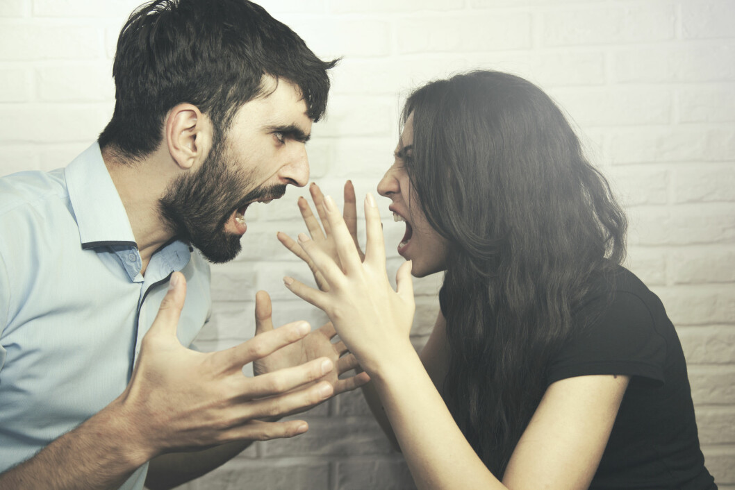 ANGREP: Det er ikke alltid konfliktene i seg selv som er den største trusselen mot forholdet, det som er viktig er hvordan dere kommuniserer for å løse konflikten. Foto: Shutterstock / Tiko Aramyan ANGREP: Det er ikke alltid konfliktene i seg selv som er den største trusselen mot forholdet, det som er viktig er hvordan dere kommuniserer for å løse konflikten. Foto: Shutterstock / Tiko Aramyan