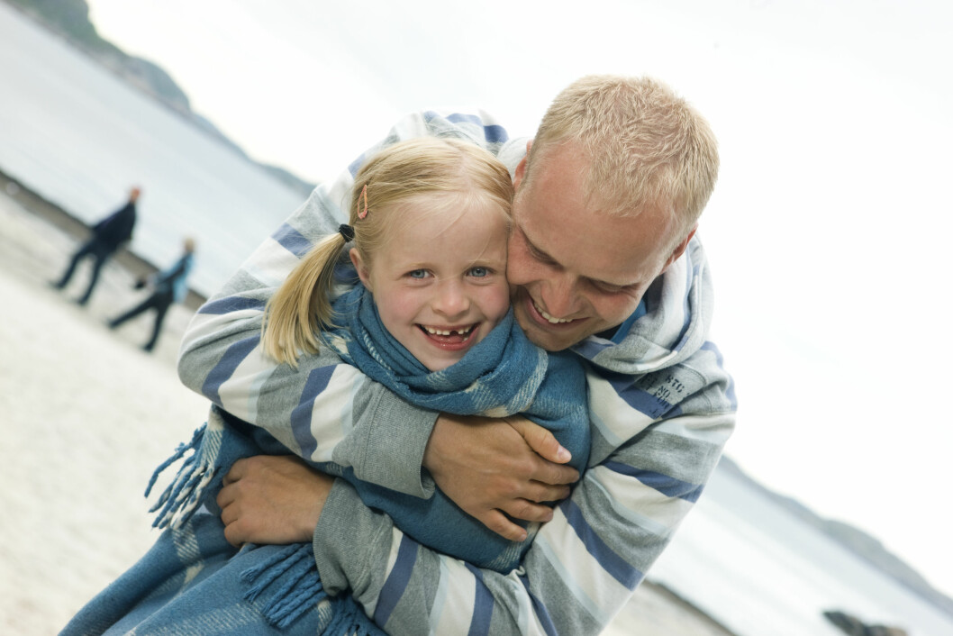 EN BRA PAPPA: - Kvaliteten på datterens forhold til faren har betydning for hvilke menn hun synes er attraktive når hun er voksen, har forskere tidligere forklart. Foto: Scanpix Norway EN BRA PAPPA: - Kvaliteten på datterens forhold til faren har betydning for hvilke menn hun synes er attraktive når hun er voksen, har forskere tidligere forklart. Foto: Scanpix Norway