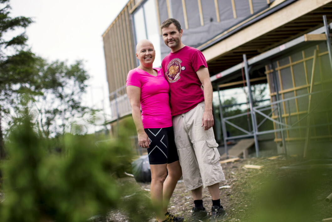 STORE PLANER: Husbyggeplanene var lagt da Judit ble syk. Prosjektet ble et velkomment friminutt for Judit og Reinert. Foto: Haakon Nordvik STORE PLANER: Husbyggeplanene var lagt da Judit ble syk. Prosjektet ble et velkomment friminutt for Judit og Reinert. Foto: Haakon Nordvik