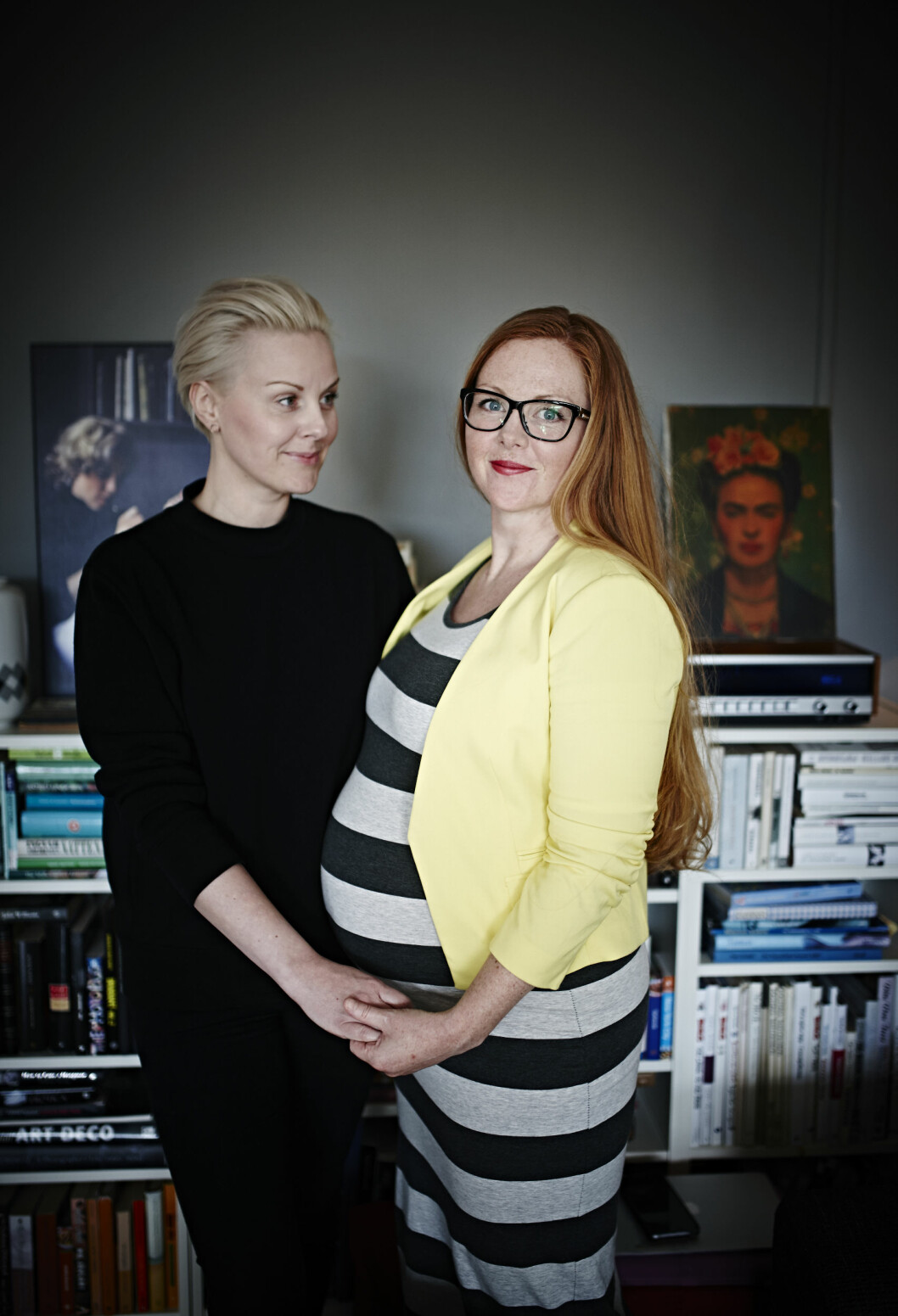 MANGE SKILSMISSEBARN: – Nå blir man jo nesten overrasket hvis man snakker med noen som har foreldre som fortsatt er gift, sier Kjersti. Hennes egen plan er å bli gammel sammen med Karin. Foto: Geir Dokken MANGE SKILSMISSEBARN: – Nå blir man jo nesten overrasket hvis man snakker med noen som har foreldre som fortsatt er gift, sier Kjersti. Hennes egen plan er å bli gammel sammen med Karin. Foto: Geir Dokken