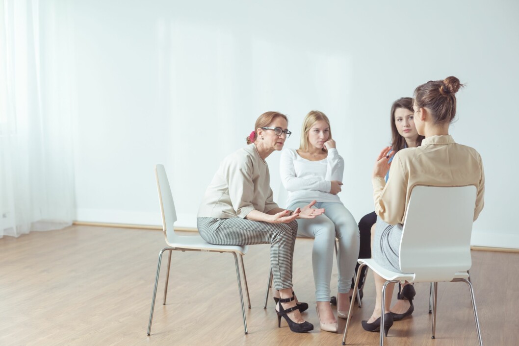 SØK HJELP: Det viktigste er å snakke med noen når man har det vanskelig. Foto: Shutterstock / Photographee.eu SØK HJELP: Det viktigste er å snakke med noen når man har det vanskelig. Foto: Shutterstock / Photographee.eu