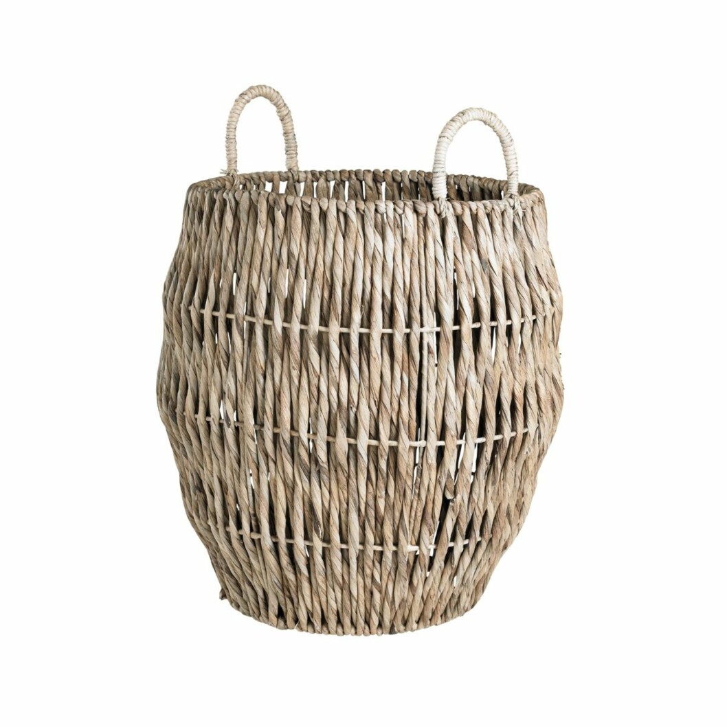 <strong>FÅ KURVEN:</strong> Kurv av naturmaterialer, høyde 42 cm (kr 529, Bolia). Foto: Produsenten <strong>FÅ KURVEN:</strong> Kurv av naturmaterialer, høyde 42 cm (kr 529, Bolia). Foto: Produsenten