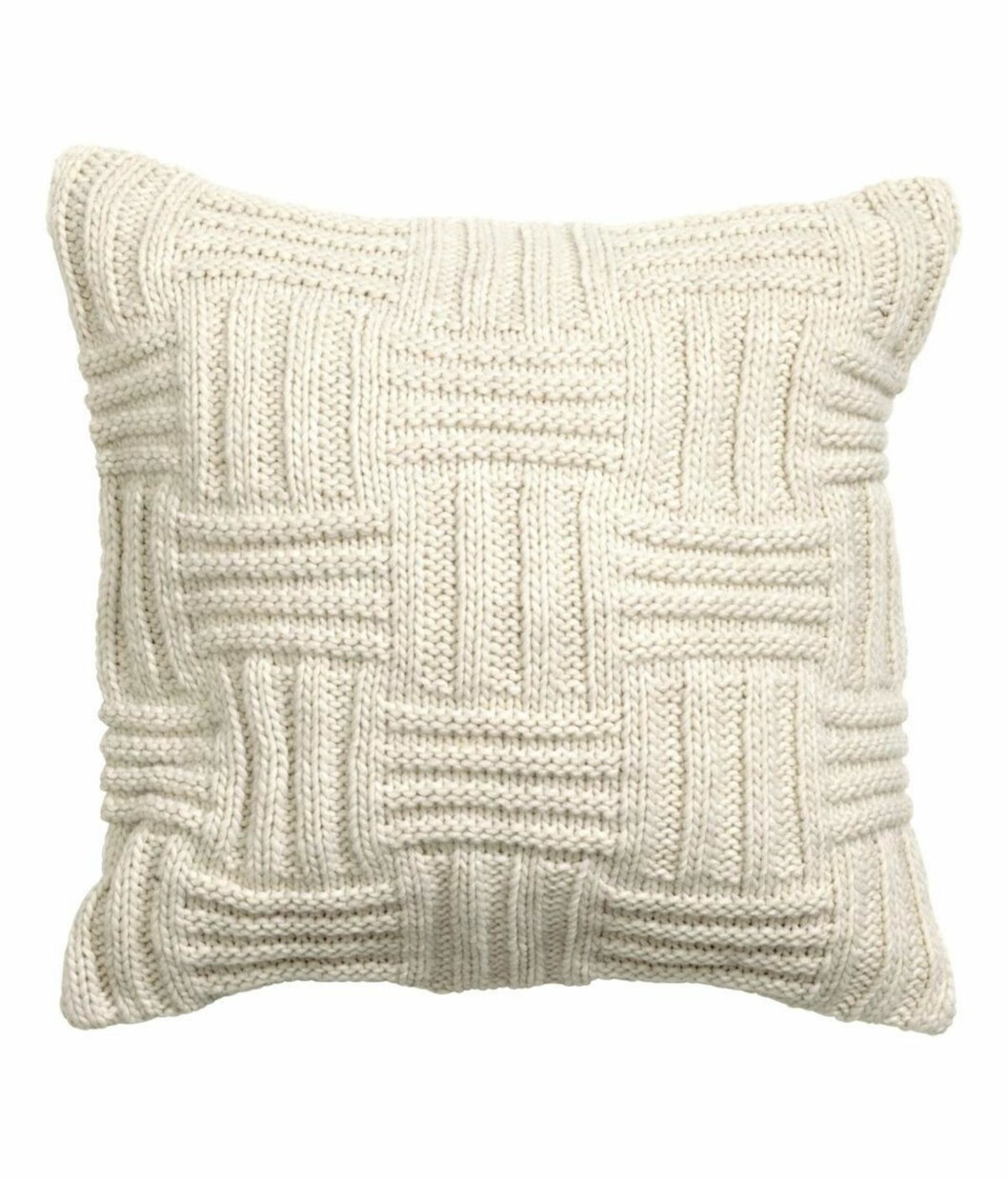 <strong>RETT OG VRANG:</strong> Mønsterstrikket putetrekk i akryl og ull, bomullslerret på baksiden, 50 x 50 cm (kr 199, H&M Home). Foto: Produsenten <strong>RETT OG VRANG:</strong> Mønsterstrikket putetrekk i akryl og ull, bomullslerret på baksiden, 50 x 50 cm (kr 199, H&M Home). Foto: Produsenten