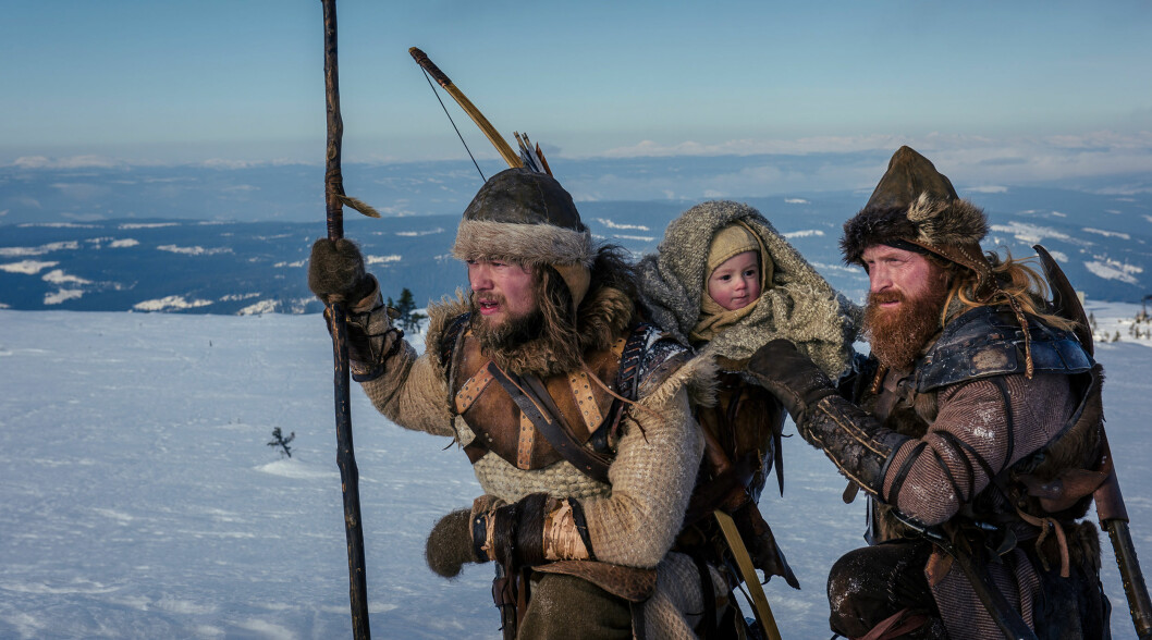 BIRKEBEINERNE: Jakob Oftebro (t.v.) og Kristofer Hivju spiller henholdsvis Skjervald Skrukka og Torstein Skevla som har fått i oppdrag å frakte lill Håkon Håkonsson trygt til Nidaros i Trondheim. Ta turen innom Sverresborg Trøndelag Teater lørdag for å bli bedre kjent med både filmen og historien. Foto: Ian Brodie / Paradox Film / FilmWeb BIRKEBEINERNE: Jakob Oftebro (t.v.) og Kristofer Hivju spiller henholdsvis Skjervald Skrukka og Torstein Skevla som har fått i oppdrag å frakte lill Håkon Håkonsson trygt til Nidaros i Trondheim. Ta turen innom Sverresborg Trøndelag Teater lørdag for å bli bedre kjent med både filmen og historien. Foto: Ian Brodie / Paradox Film / FilmWeb