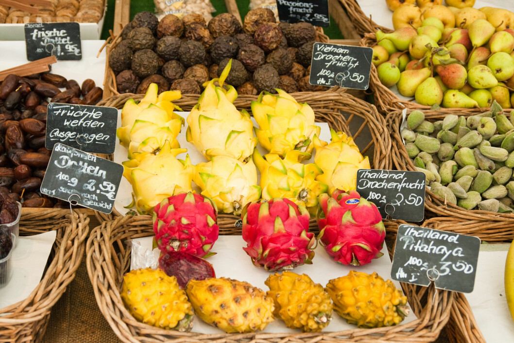 NASCHMARKT: På de lokale markedene finner du alt fra frukt, til pølser til klær. Foto: Shutterstock NASCHMARKT: På de lokale markedene finner du alt fra frukt, til pølser til klær. Foto: Shutterstock