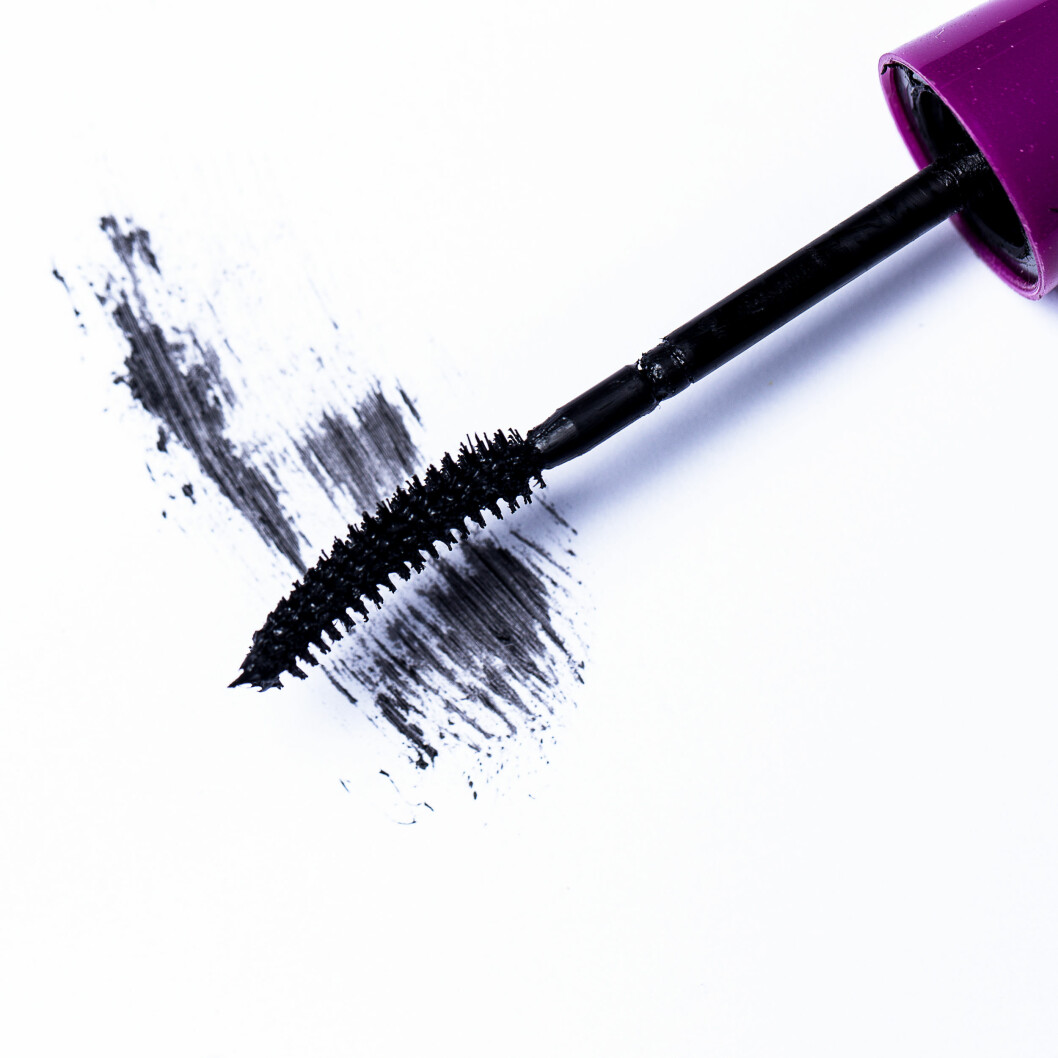 <strong>RETTE VIPPER:</strong> Har du rette vipper, kan det lønne seg å gå for en maskara med kurvet børste, men ikke glem en runde med vippetangen først. Foto: Shutterstock / BLACKDAY <strong>RETTE VIPPER:</strong> Har du rette vipper, kan det lønne seg å gå for en maskara med kurvet børste, men ikke glem en runde med vippetangen først. Foto: Shutterstock / BLACKDAY