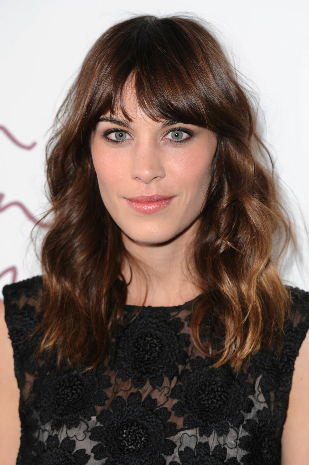 GARDINLUGG: Alexa Chung er selve mesteren av the swag og demonstrerer hvordan du kan ha pannelugg uten at uttrykket blir tungt og hardt. Foto: David Fisher/REX/All Over Press GARDINLUGG: Alexa Chung er selve mesteren av the swag og demonstrerer hvordan du kan ha pannelugg uten at uttrykket blir tungt og hardt. Foto: David Fisher/REX/All Over Press