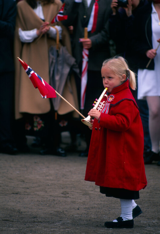 FOR DE MINSTE: Vær særlig forsiktig med alkohol dersom det er barn til stede. 17. mai er jo i hovedsak barnas dag. Foto: bildbroker.de / Alamy/All Over Press FOR DE MINSTE: Vær særlig forsiktig med alkohol dersom det er barn til stede. 17. mai er jo i hovedsak barnas dag. Foto: bildbroker.de / Alamy/All Over Press