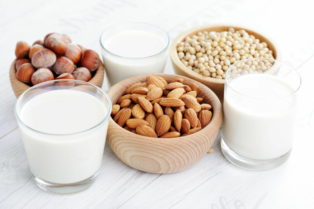 MANDELMELK: Det er ikke gunstig å drikke mandelmelk etter trening da denne typen melk ikke inneholder det man kaller fullverdig protein. Foto: matka_Wariatka - Fotolia MANDELMELK: Det er ikke gunstig å drikke mandelmelk etter trening da denne typen melk ikke inneholder det man kaller fullverdig protein. Foto: matka_Wariatka - Fotolia